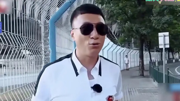 极挑名场面黄渤破冰，墨镜竟封印了他的智商！