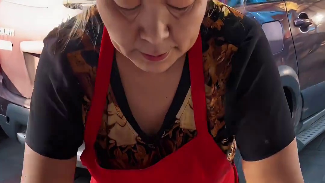 四块钱一个的葱花油馍，你们喜欢吃嘛