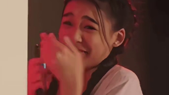 谁能拒绝一只亲亲的小猫咪呢