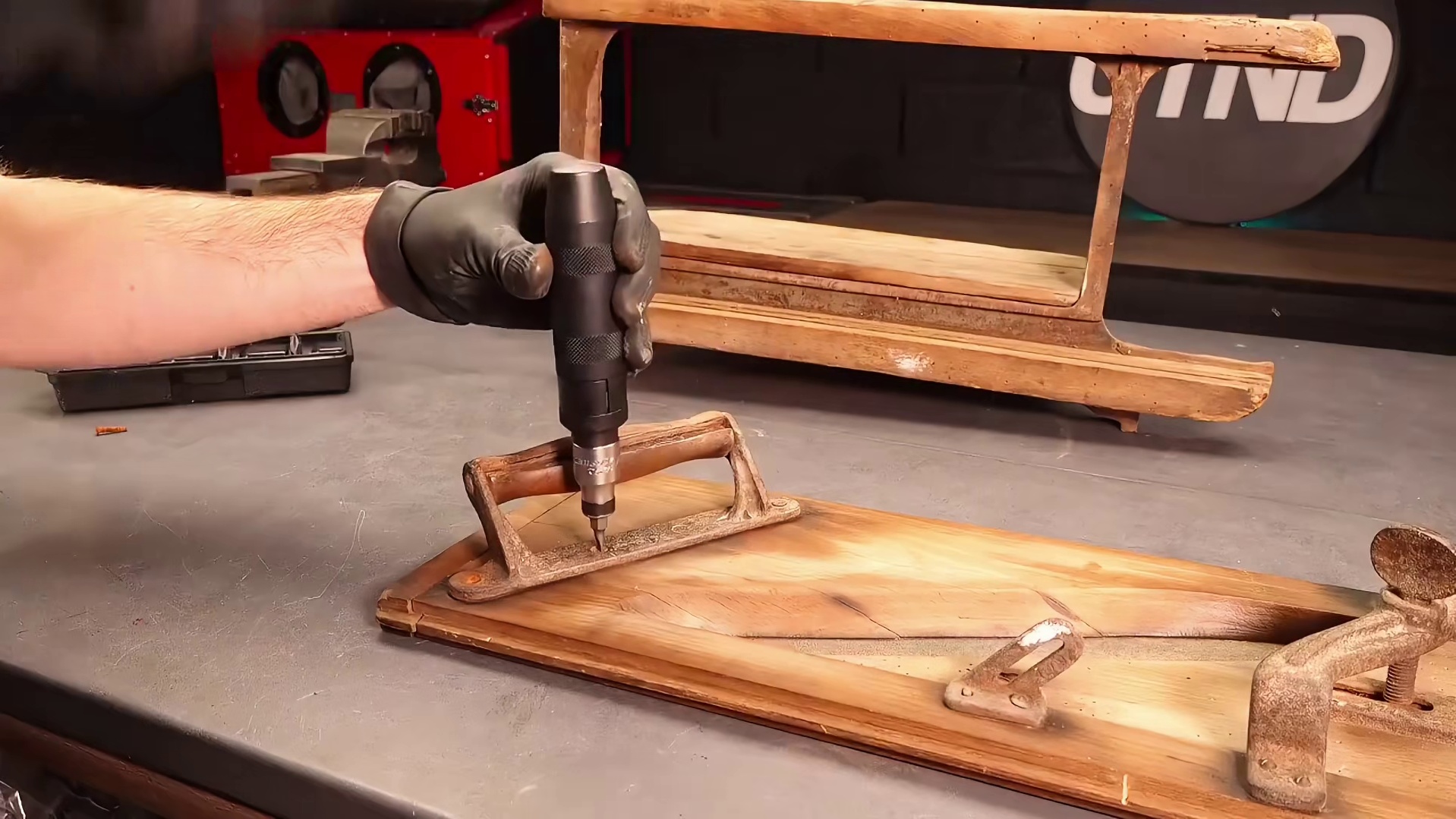 废品站都嫌占地方的破烂切肉机，大神修复后切火腿薄如蝉翼，颜值封神