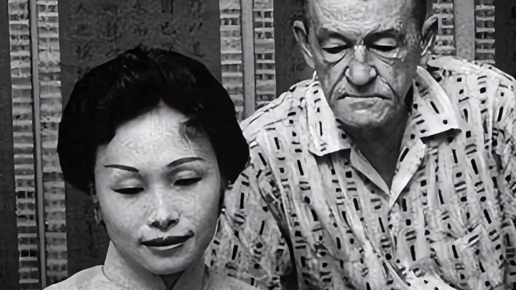 她22岁嫁大30岁抗日英雄