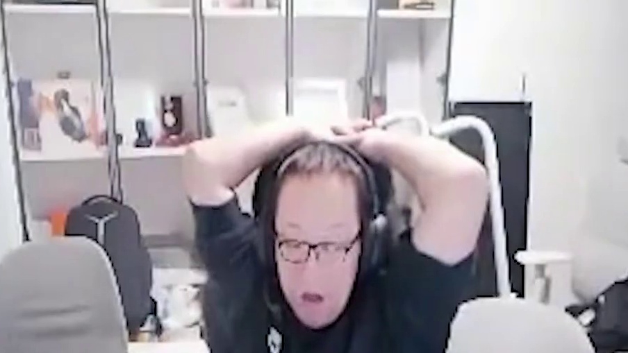 蛇哥高度评价AD说他是S级选手，而且他是去了炫石才这么厉害的