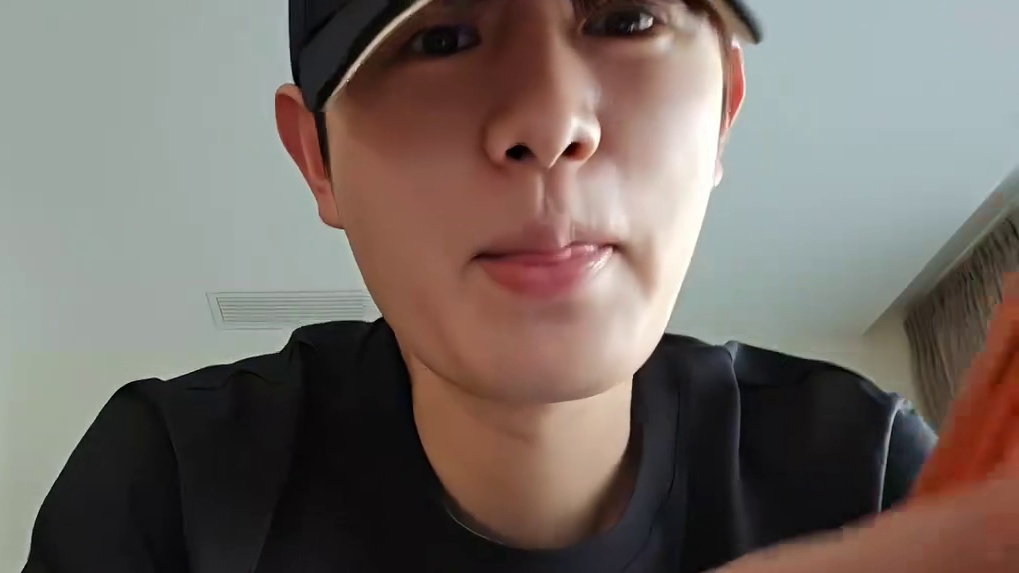 童锦程回应弹幕想听周杰伦：给我刷个魔法书，我想开个QQ会员