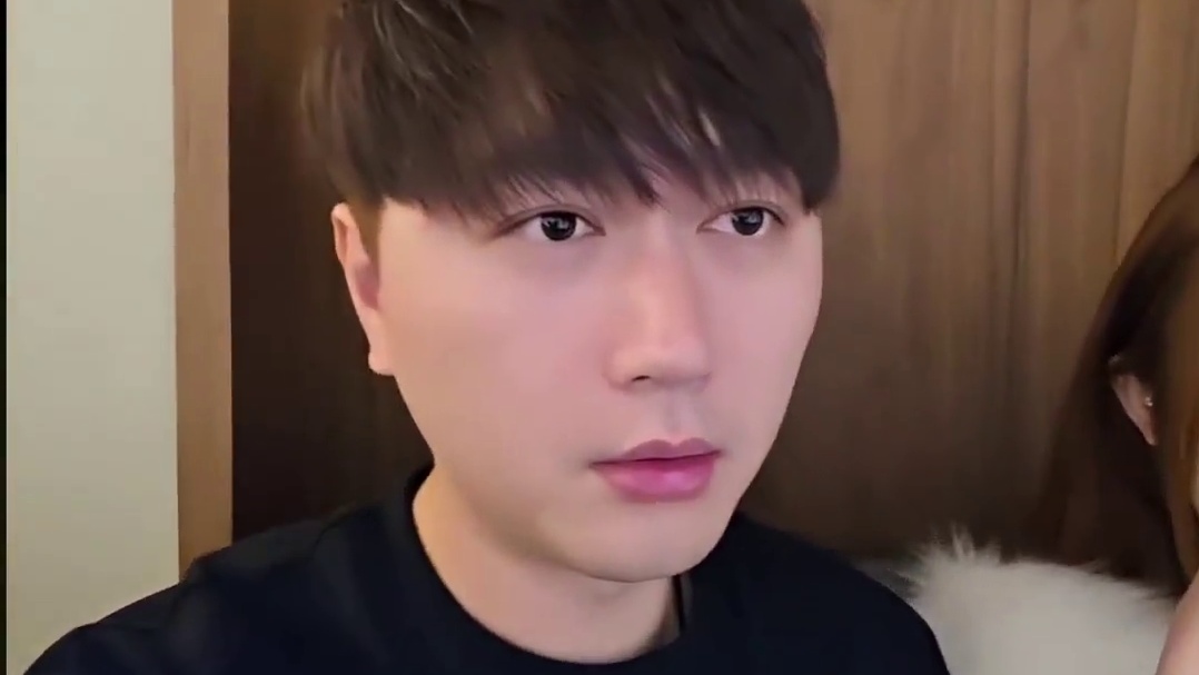 有点大。
#小小小酷哥 #组织1995