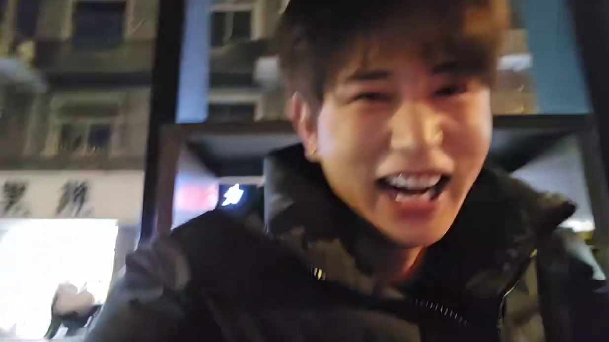 童锦程邀请大爷同框直播：就你这形象，包火的，仙风道骨啊