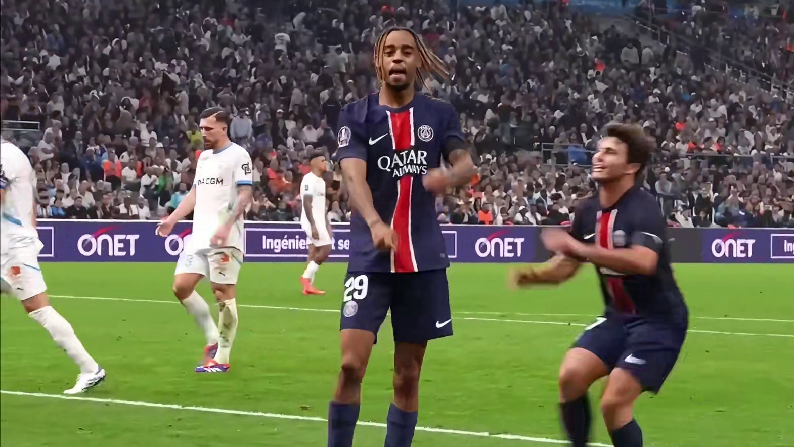 长着姆巴佩的脸，却踢着内马尔风格的足球