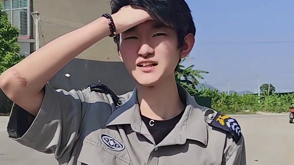 从东北过来国服小伙，据说是2万战力国服芈月，让我们一起来直播间见证他的实力吧！#王者 #上分