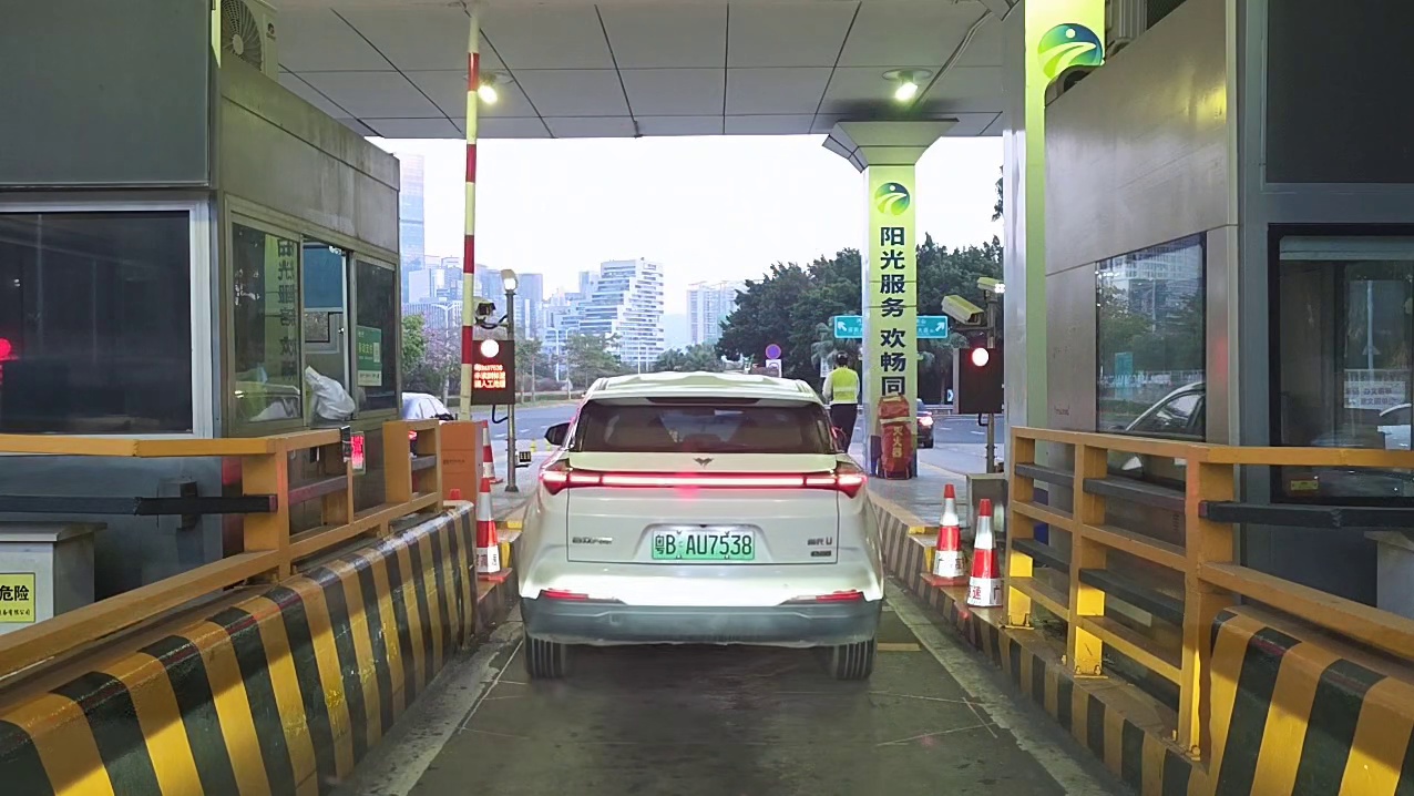 没法停车？布加迪会为你发声