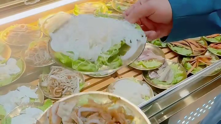 烧烤扛把子！这么大一桌只要59.9！ 烧烤扛把子 烧烤火锅畅吃不限量 特惠仅需5