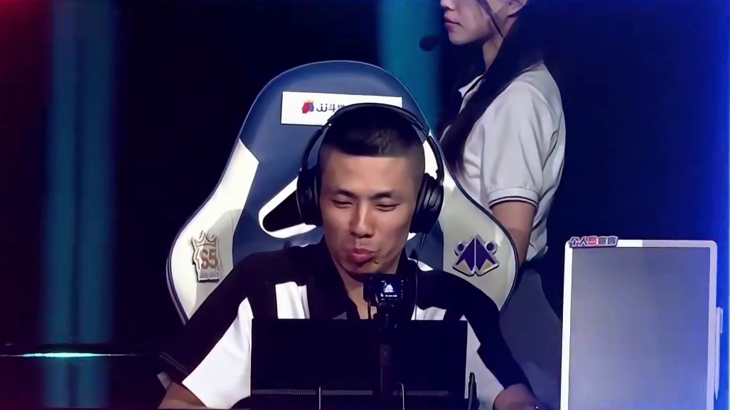 #一起玩游戏 #是时候展现真正的技术了 #创作者扶持计划 #斗地主