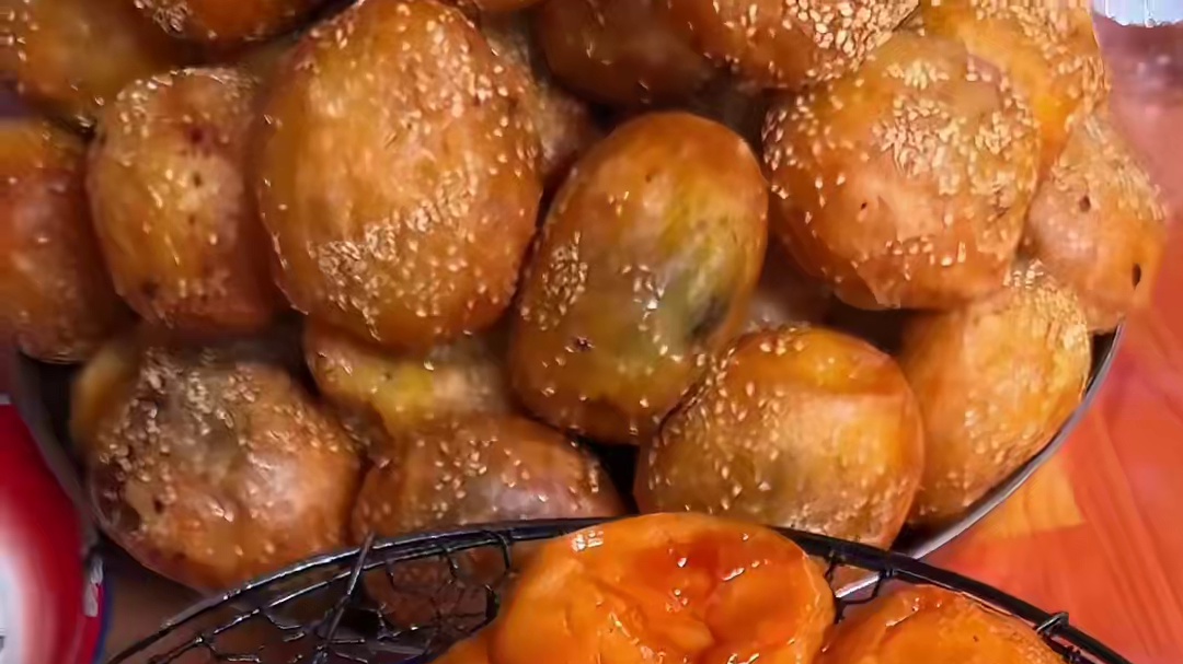 柳州路边1元一个油炸水油堆