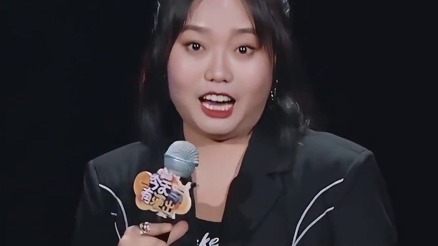 看得出来李雪琴和毛不易是非常不想让大家磕他们俩吧