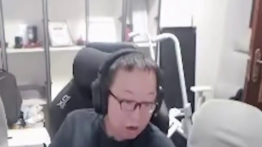 蛇哥建议EP多打打战术，正面对枪真的打不过这群小孩