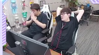 論教練的重要性，小孩戰(zhàn)隊No神有點失誤自責(zé)，贏下比賽后，隊友全部來安慰他，教練把大家團結(jié)在一起鼓勵隊