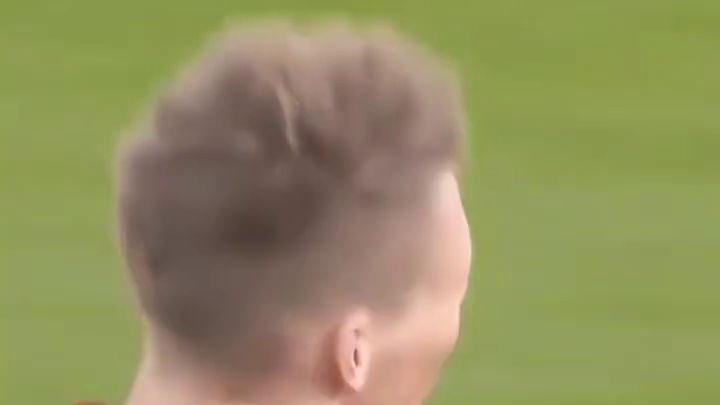 在球场尽情奔跑吧，落后比分打成领先，麦克托米奈29岁生日快乐