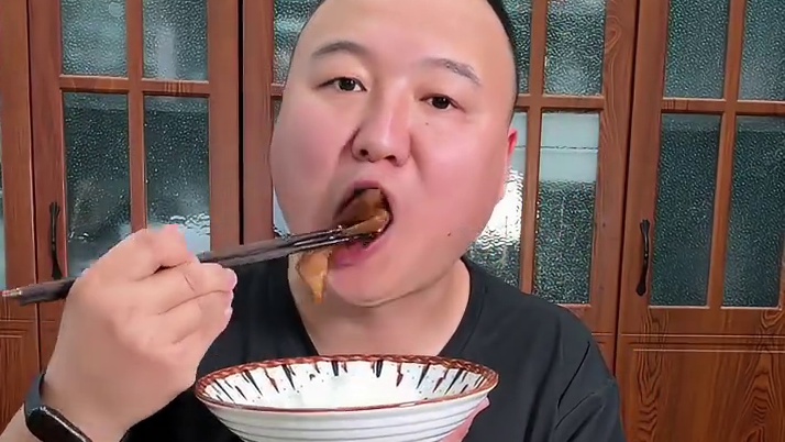 天冷了，来碗东北铁锅炖吧。