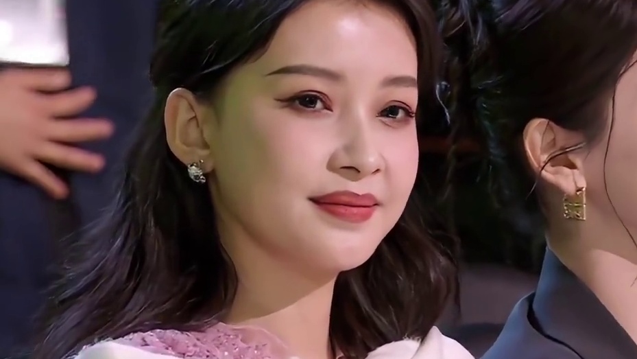 女明星的怼脸视频美得我眼前一亮又一亮 #星光大赏 #金鹅荣誉 #内娱明星神颜怼脸瞬间