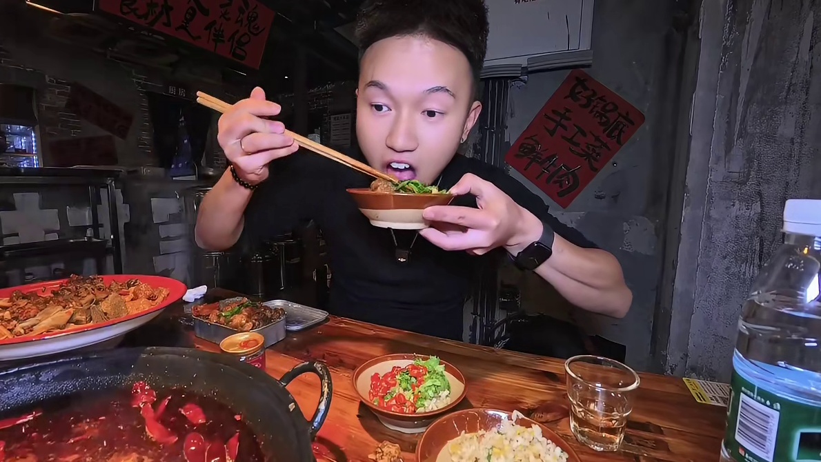 成都吃辣挑战、有没有能吃辣的朋友来告一下#火锅#罗二火锅#中和美食#双流火锅