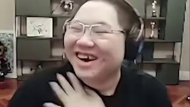 当猪皮恶霸PDD秒变卑微小刘