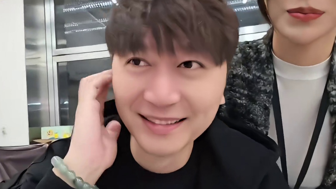 她在笑啥#小小小酷哥 #御姐 #反差 #逆天 #名场面