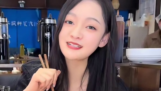 吃一次就会爱上！#万达#眉山#王老板鲜菜火锅 #希希酥#附近美食