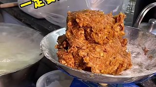 花58元吃比盆還大的4斤餡餅~ 老板畫的餅有這大嗎