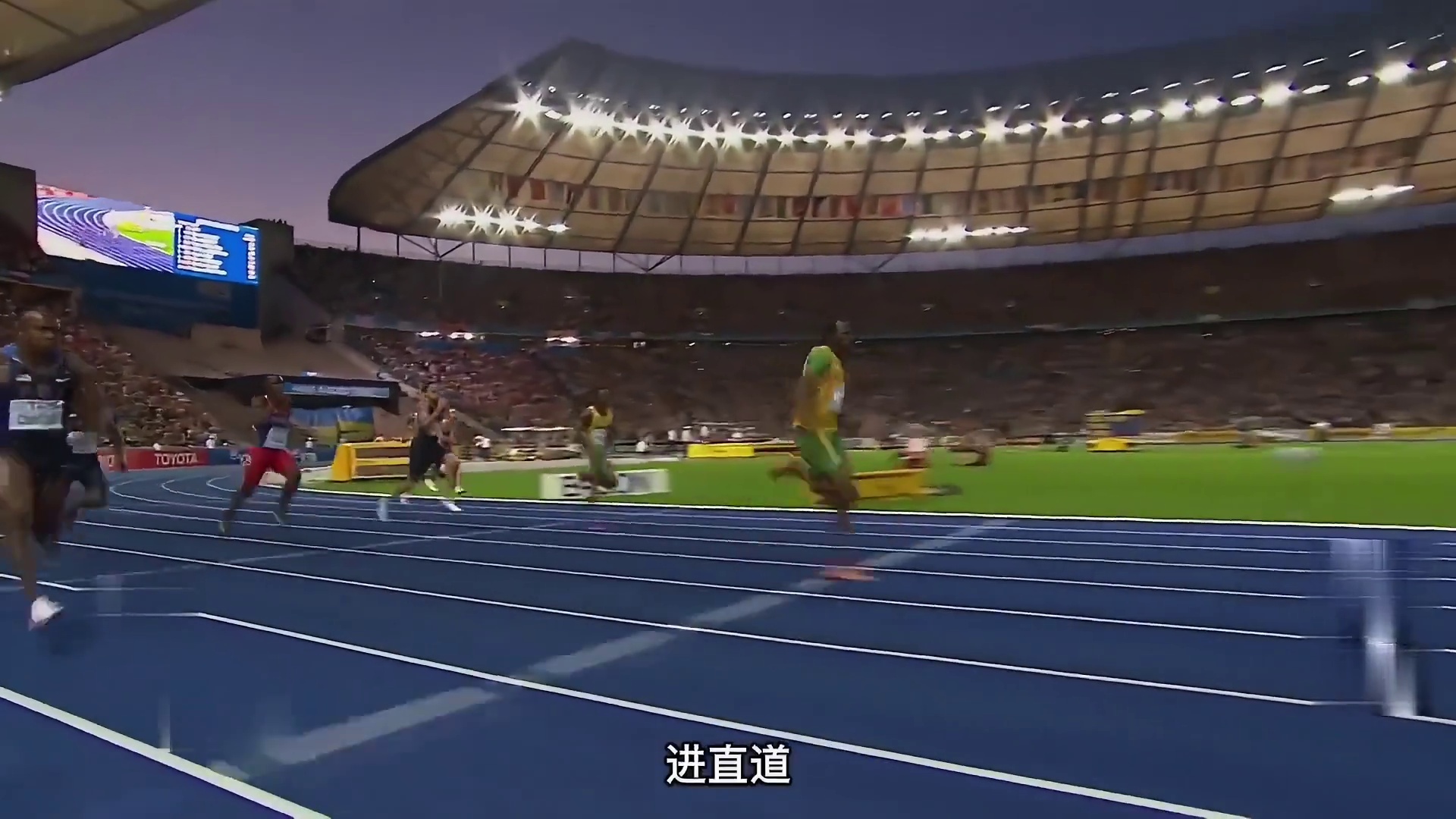 他真的是在飞，而不是在跑，博尔特腿都跑出残影了