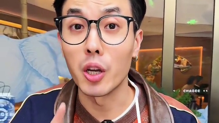 霸王茶姬真的太会制造惊喜了！区域限定彩蛋饮品——琥珀雪莓酪，真的太好喝了！只要十几块，这波不冲真的亏