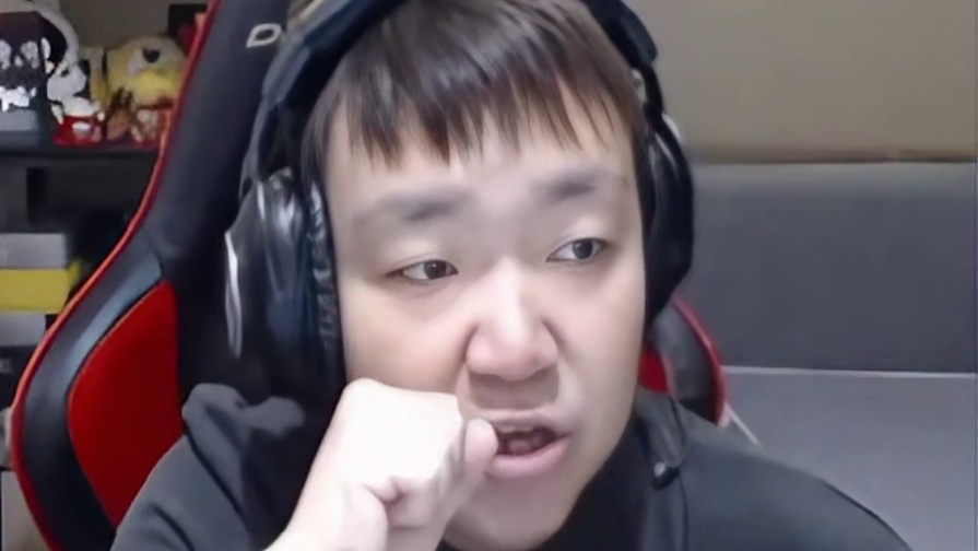 AG再度进入啃老模式，盘点宠儿对阵EVOS的关键残局