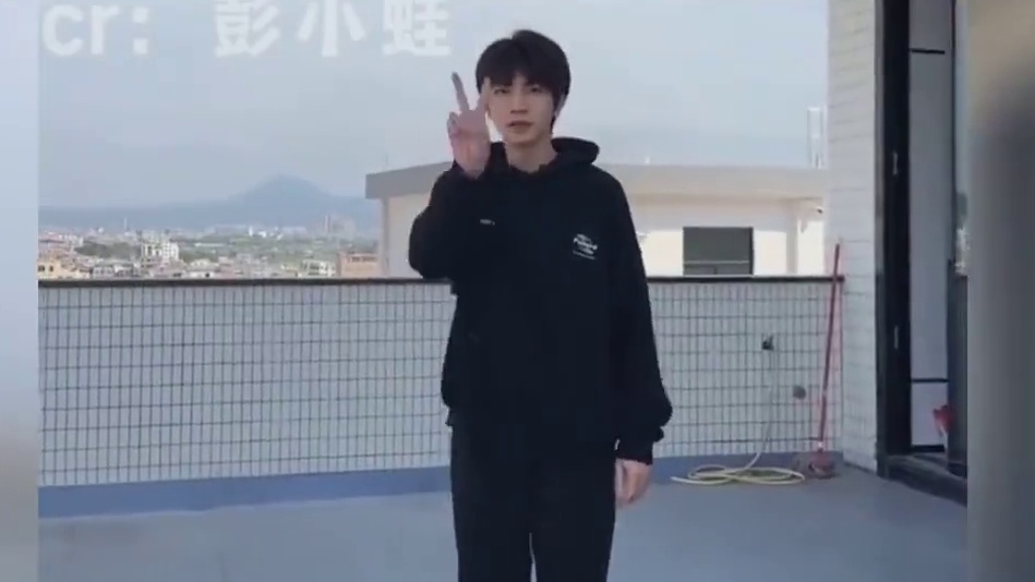 开始以为是大佬，后来以为是菜鸟，结果发现是神仙