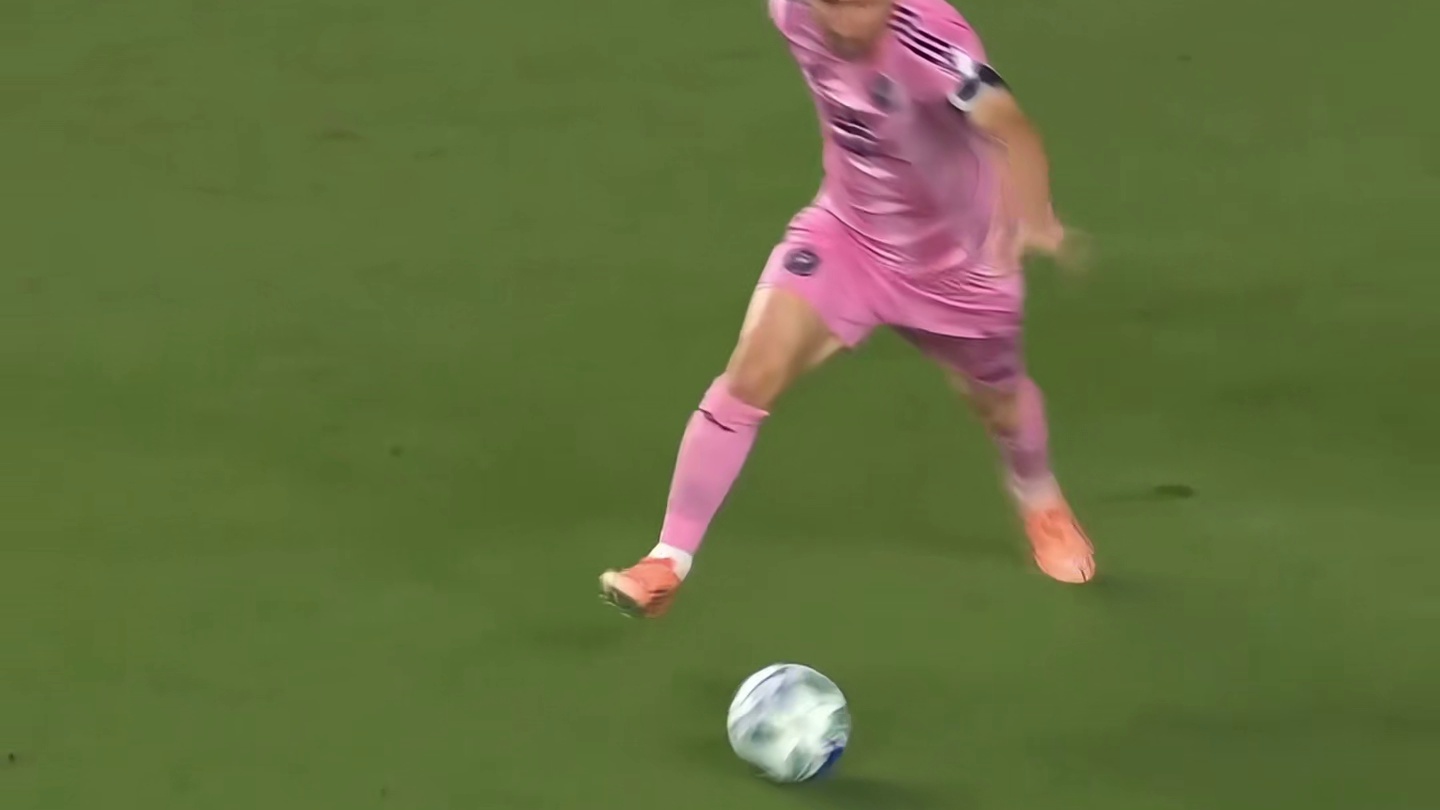 梅西在东部决赛的一次助攻，直接吸引九人防守