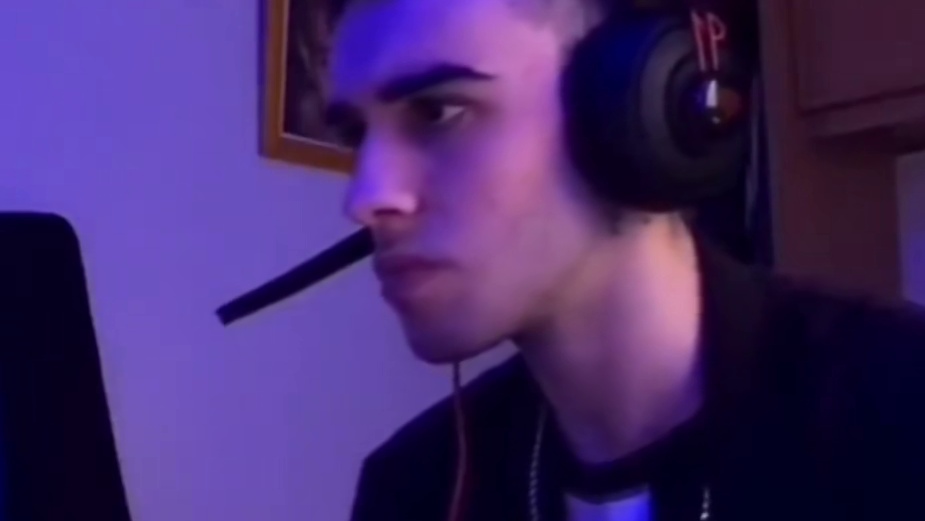 哪怕就是世界冠军来到国服，也得挨两下子！ #