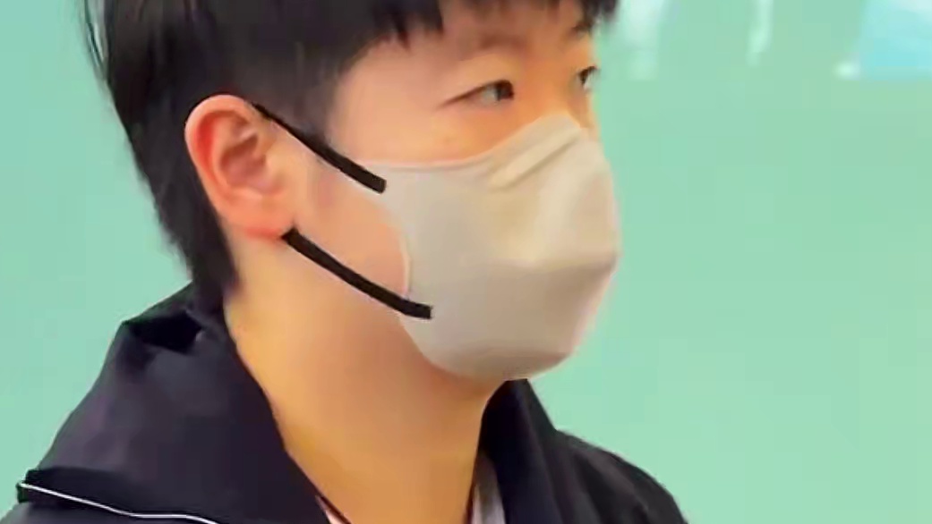 国乒平安抵达香港，王楚钦太潮流了，期待大家取得好成绩！！