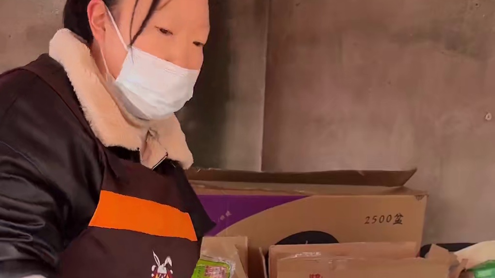 兔兔这么可爱，一定要再多吃两碗饭