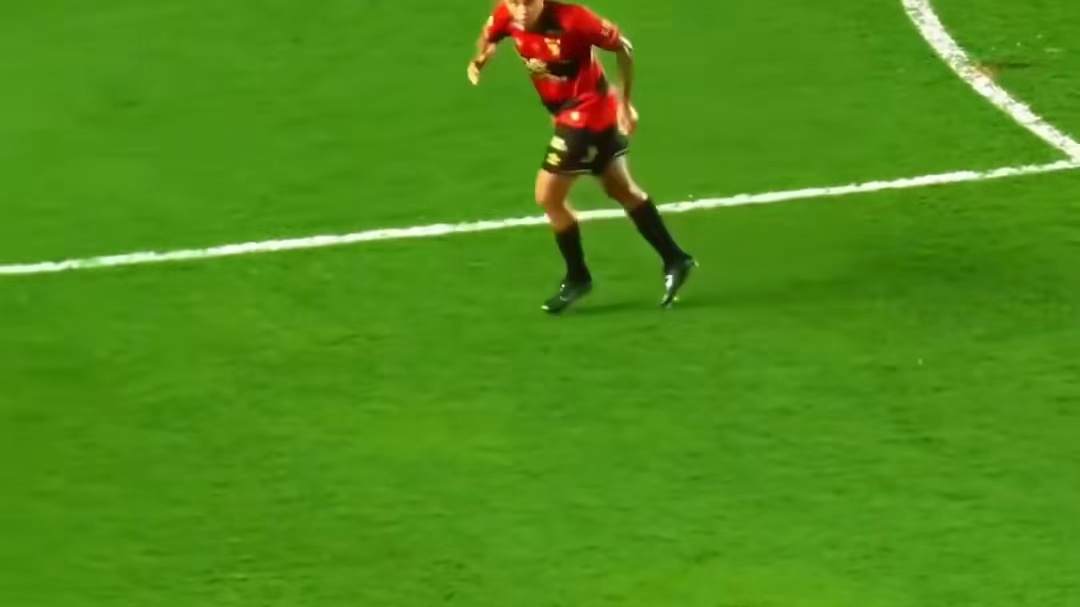 内马尔过球真的有自己的一套策略