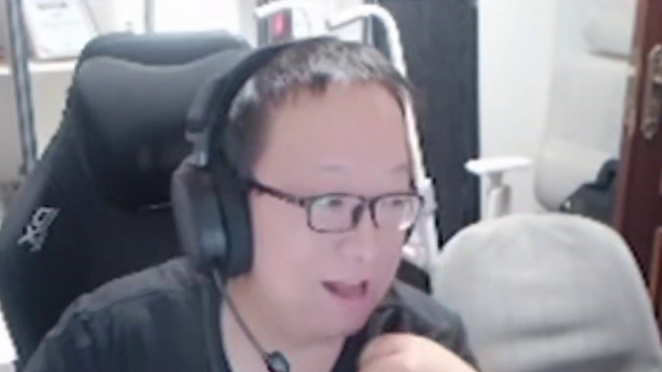 EVOS上演究极偷中偷，连续打背身偷麻巴西队