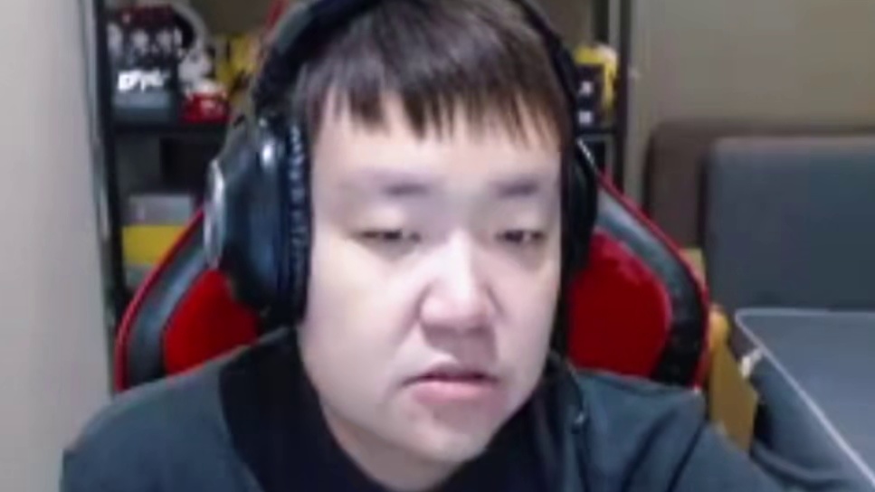 EVEN听卫星基地最后一分队内语音，AG当时已经乱成一锅粥