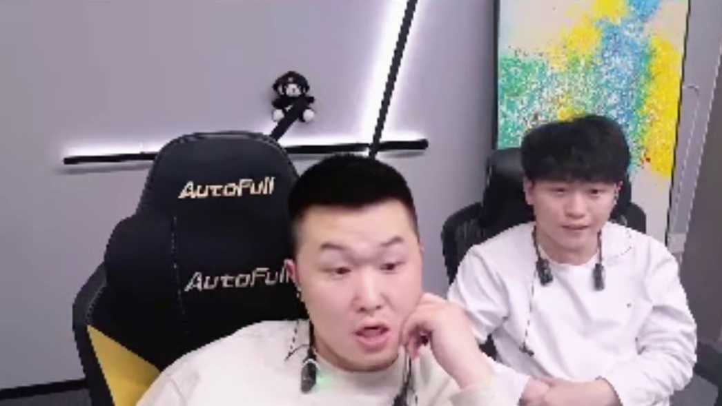 各大职业主播们看，doo鹰眼断回防摔死，草莓说是被吓死了吧，节目效果拉满