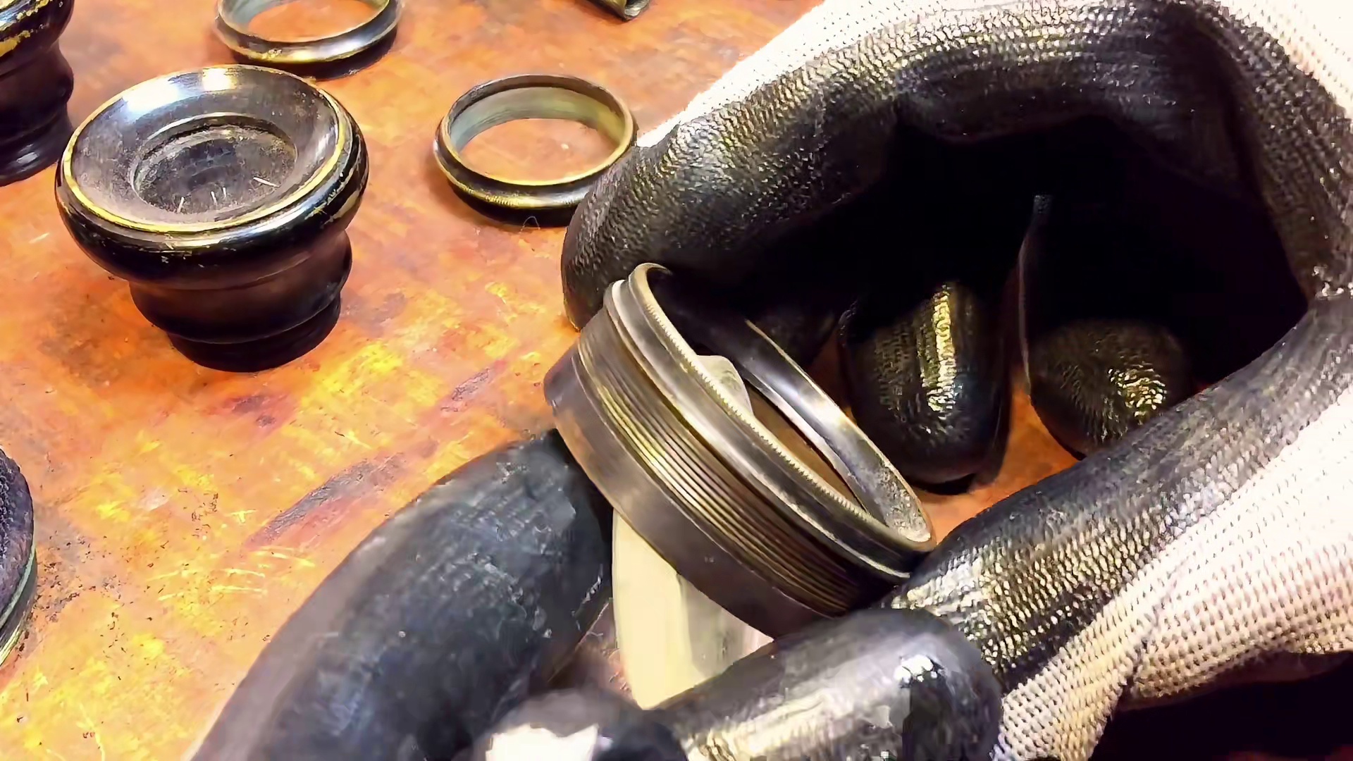 红皮配黄铜！百年战争望远镜从 “废铁” 到艺术品，电解法太惊艳