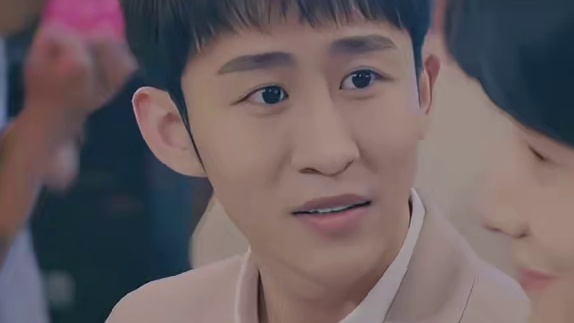 这眼力劲儿不愧是冰神，棠雪可以放心了