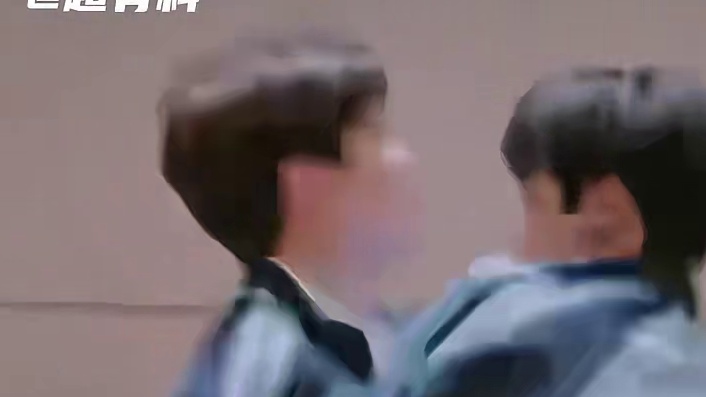 我真要笑s在这个狙击蝴蝶的弹幕里了