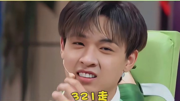 老秦与棣棣可是过命的友谊，你跟他俩搞这个？