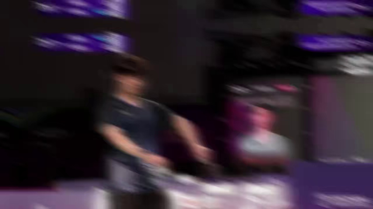 当顶尖大学生遇到了世界级选手能碰撞出怎样的火花？ #浦锐狂徒700新色 #新昌林丹杯 #赵俊鹏 #高