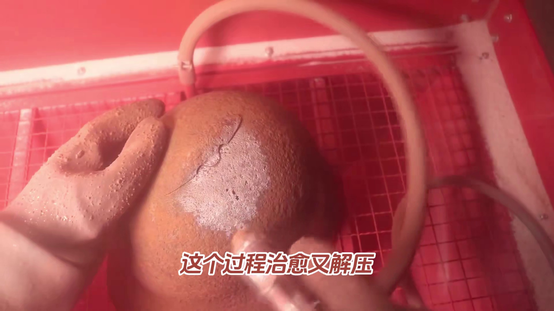 锈迹斑斑的头盔，从废铁到艺术品的涅槃，这波修复太震撼