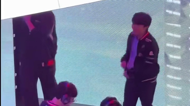 【251211 KeSPA杯 T1 vs HLE】 互相对视笑着走出来的两个人 要一直带来精彩的比赛哦 ️lmh020206/__yummi_gk/hi_ntour.k/min9nya ​​​