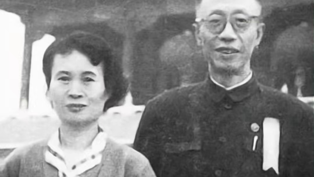 溥仪娶小自己18岁女护士