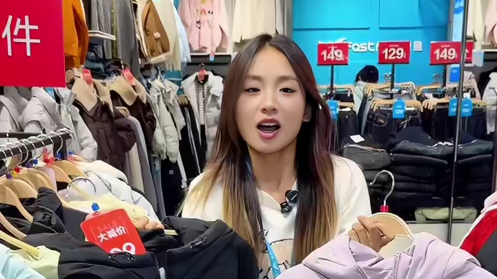 169两件棉服！卖爆了赶紧囤！ 注：•！！具体款式以到店核销实物为准！！ • 限