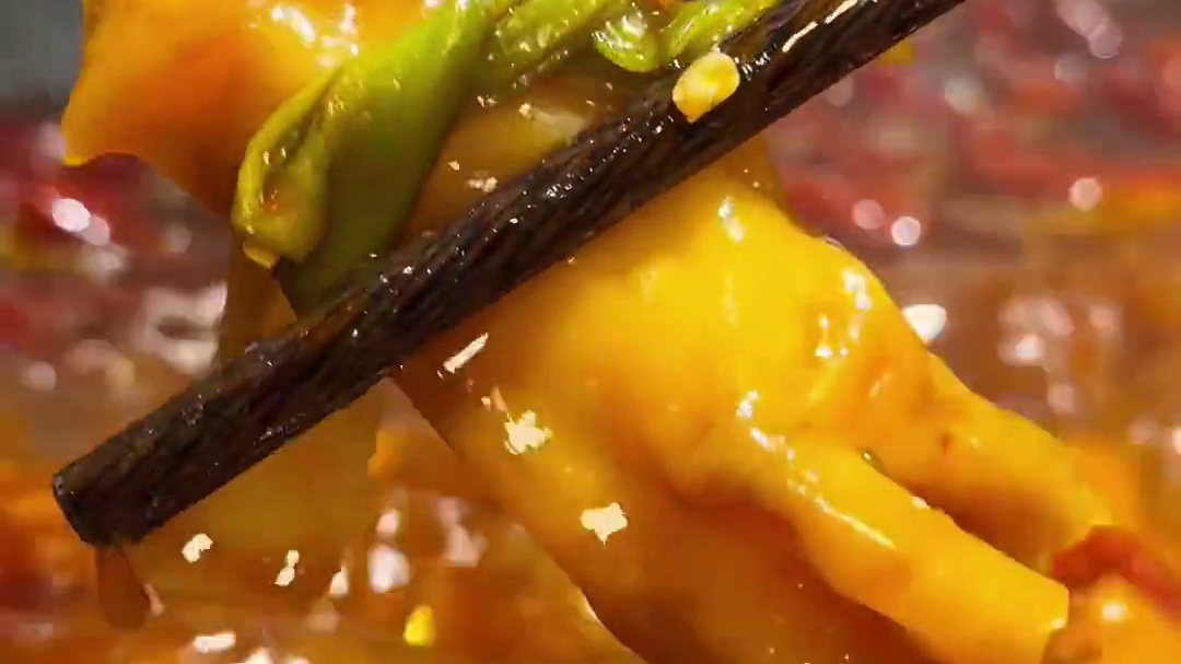 成都一家嬢嬢们撑起来的火锅店！烟火气已经爆出来了！