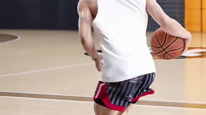 说到锋线，你脑子里第一个出现的名字是？