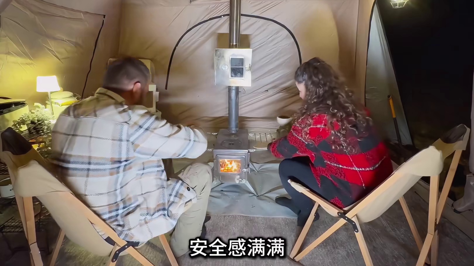 第2集：暴雨天露营，室外搭建帐篷营地，享受户外露营